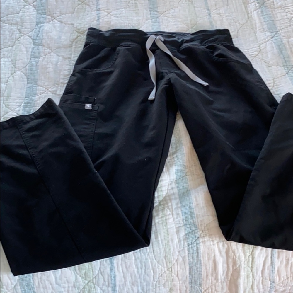 Figs Kade Cargo scrub pants